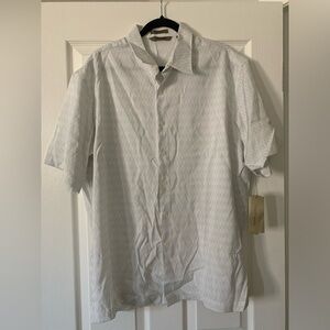 AXIST Short Sleeve Button Down White and Blue XL